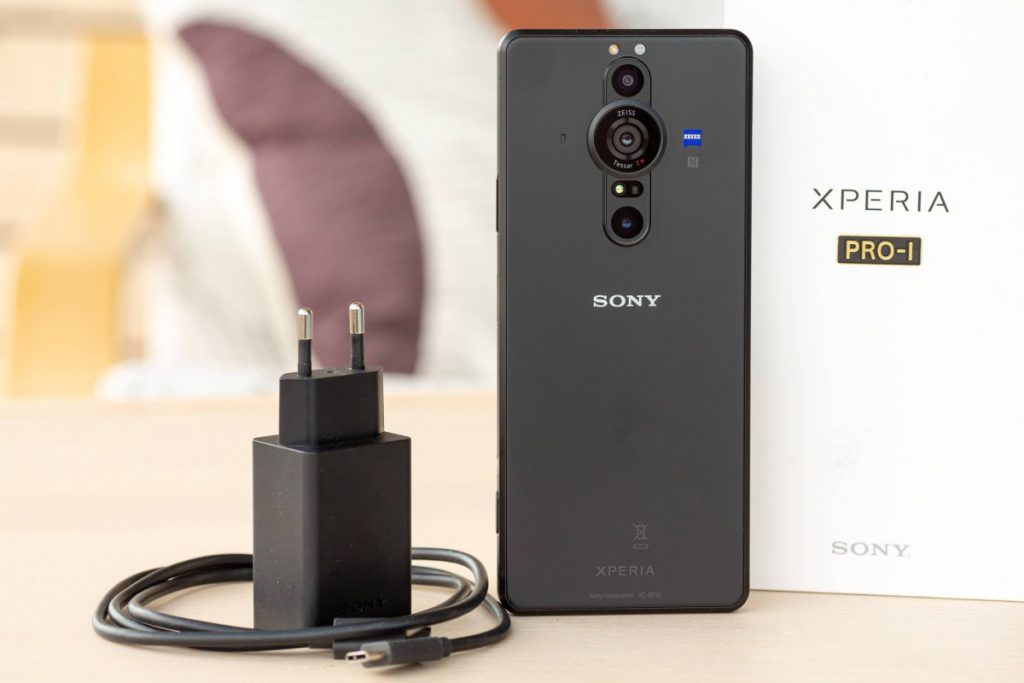 آنباکسینگ Sony Xperia Pro-I